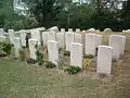 Ces deux lignes de pierres tombales sont destinées à ceux qui sont tombés pendant la Seconde Guerre mondiale et dont les tombes sont perdues, comme pour le capitaine Mateen Ansari&nbsp;(en), récipiendaire posthume de la croix de George.