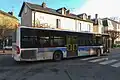 Un bus du réseau du réseau de bus Seine Essonne Bus quittant l'arrêt de la gare de Corbeil-Essonnes
