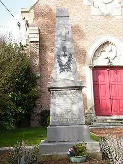 Le monument aux morts pour la patrie.