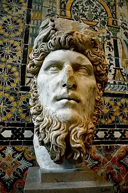 Buste de Lucius Aurelius Verus provenant de Dougga et réalisé en marbre.