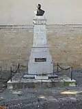 Buste de Jules Grévy, dans la rue Jules-Grévy.