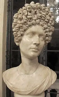 Buste d'Adrianea.