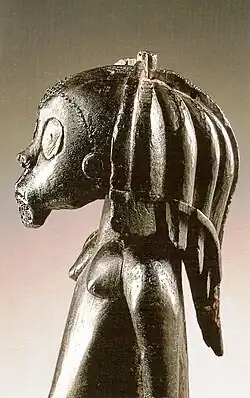 Figure de reliquaire, eyema byeri. Fang. République gabonaise. Bois, pigment et métal. H. 70&nbsp;cm, détail