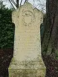 Détail de la stèle.
