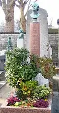 Cénotaphe de Leconte de Lisle, cimetière du Montparnasse (Paris).Vue d’ensemble.
