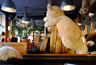no&nbsp;62  : La Manufacture et ses nounours.
