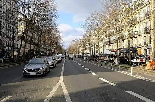 Vers la place de la République.