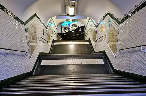 L'escalier d'accès à la plateforme.