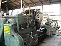 Tour à essieux de locomotive à vapeur fabriqué par SOMUA, dans l'atelier du CFBS.