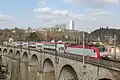 Rame "Dosto" à deux niveaux emmenée par une locomotive de type 4000, composition typique des trains régionaux luxembourgeois.