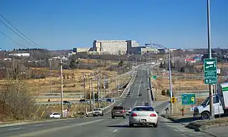 La route 216 est la principale voie d'accès au Centre hospitalier universitaire de Sherbrooke.