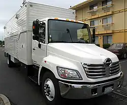 Le Hino 268 A est utilisé comme camion de production et de diffusion vidéo