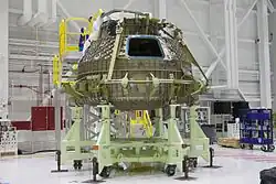 Une version destinée au test structurel de la capsule spatiale.