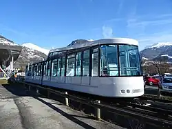 Cabine arrivant en gare de Bourg-Saint-Maurice.