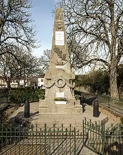 Le monument aux morts.