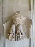 Aigle ornant le portail avant la chute de Napoléon III, sculpté par Auguste Jean Baptiste Lechesne.