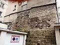Soubassement dans la cour du 9 rue Graindorge.