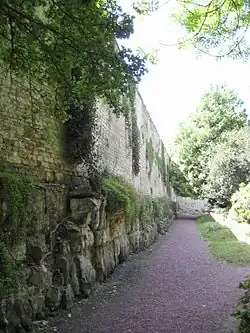 L'ancien cimetière Saint-Jean à Vaucelles.