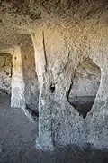 Pilastres séparateurs.