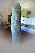 Vue arrière de la statue menhir .
