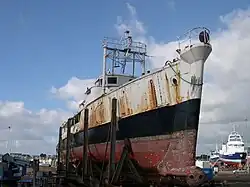sur le slipway du chantier Piriou