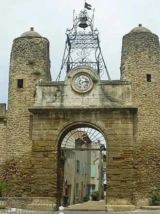 Le Ravelin.