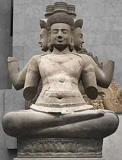 Brahmā aux quatre visages et aux chignons d'ascèteVat Baset (Battambang)Grès, H 1,47 m. Musée Guimet