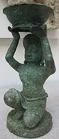 Porteur d'offrande.Prov. exacte inconnue, CambodgeBronze. H. 18,5 cm. Musée Guimet