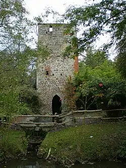 La tour romane.