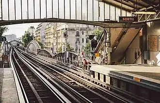 Extrémité des quais vers lastation La Motte-Picquet - Grenelle.