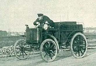 Camille Jenatzy, le 17 janvier 1899 à Achères toujours (lors d'une de ses tentatives face à Gaston de Chasseloup-Laubat).