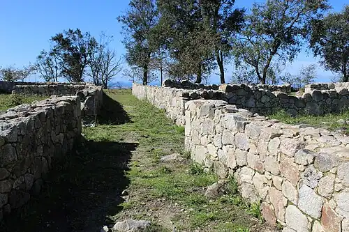 Murailles et chemin