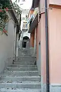 Rue typique de Camini.