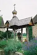 Le campanile du monastère Saint-Silouane.