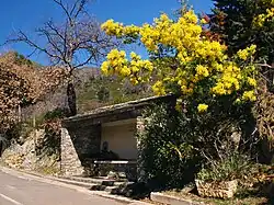 Fontaine-lavoir.