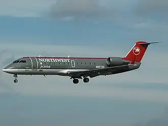 Un Bombardier CRJ200 de Pinnacle Airlines, opérant pour Northwest Airlink, similaire à celui impliqué dans l'accident