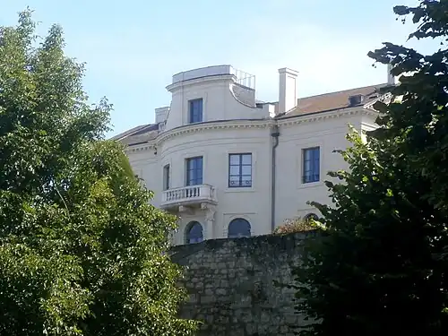 Château Neuf.