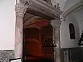 Entrée de la chapelle.
