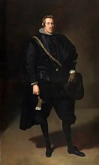 Sur un fond sombre, un noble élégant et austère, vêtu de noir.