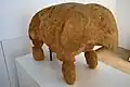 Statue d'éléphant trouvée dans la tombe.