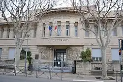 Description de cette image, également commentée ci-après
