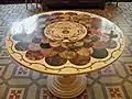 Table en marqueterie de marbre