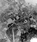 Photo aérienne en 1944, pendant un bombardement.