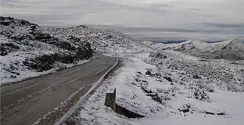 Climat glaciaire et neige au pic el aguila, état de Merida.