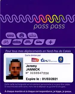 Recto (en haut) et verso (en bas) d'une carte Pass Pass.