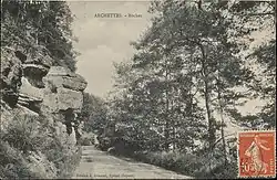 Carte postale représentant les roches de la route d'Archettes.