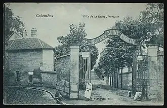 Carte postale de l'entrée de la Villa de la Reine Henriette.