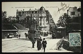 La porte de Courcelles vers 1900.