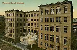 Carte postale représentant l'immeuble d'une institution scolaire.