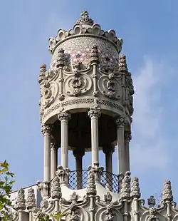 Rotonde sur le toit de la Casa Lleó Morera à Barcelone.